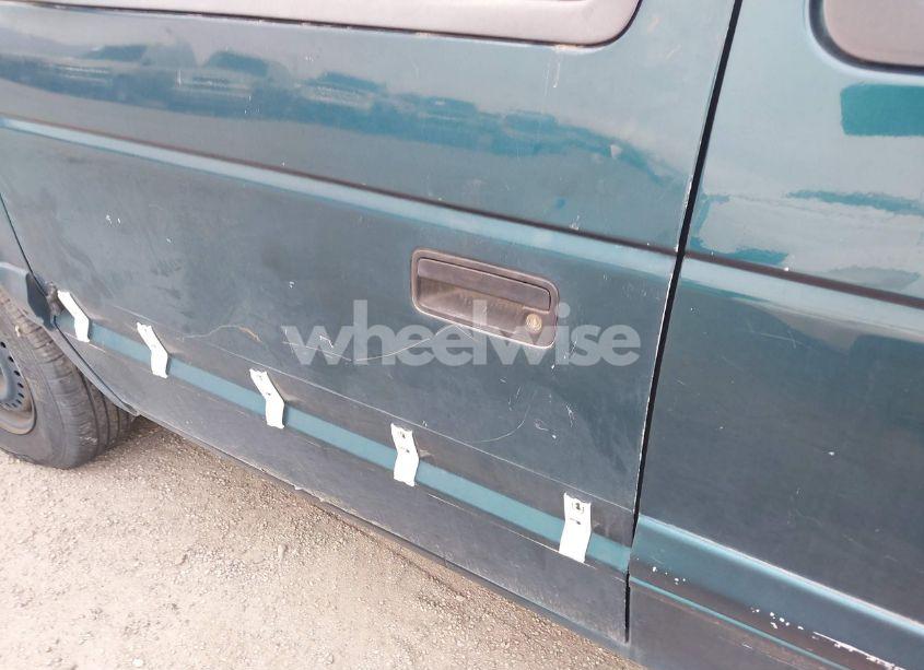 Photo 6 of 1994 Plymouth Voyager (VIN 2P4GH2531RR744369)