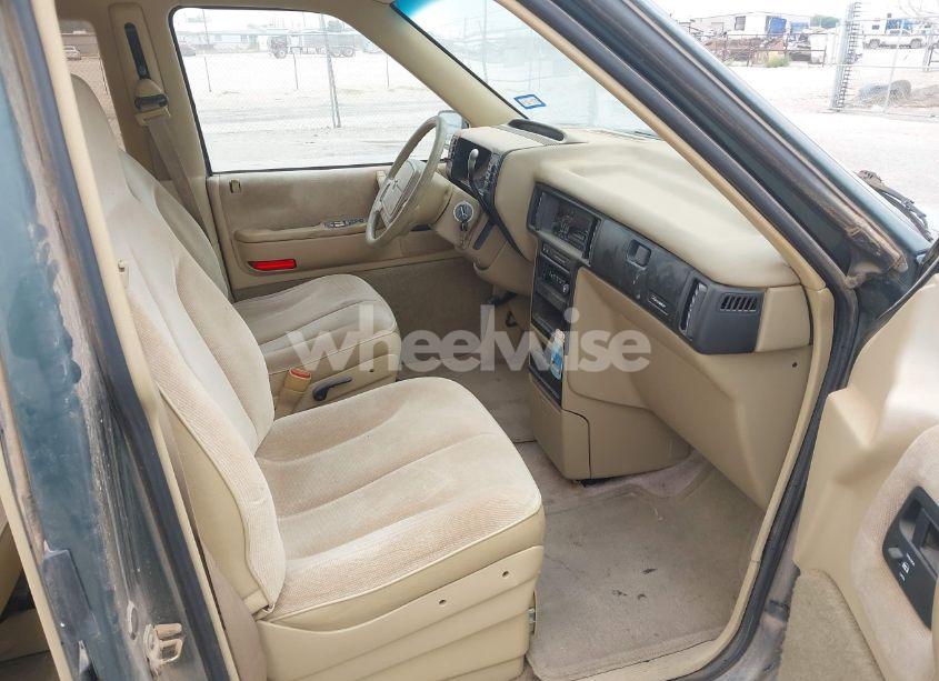 Photo 5 of 1993 Plymouth Voyager SE (VIN 2P4GH45R6PR372511)
