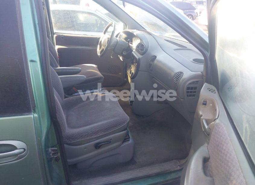 Photo 5 of 1999 Plymouth Grand VOYAGER SE (VIN 2P4GP44G1XR180660)