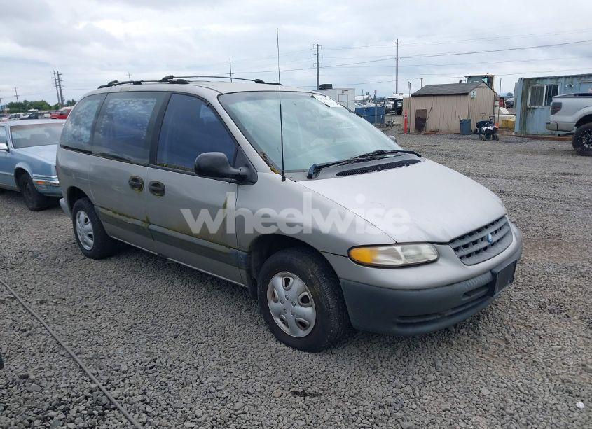 1996 Plymouth Voyager SE (VIN 2P4GP4535TR549431) main photo