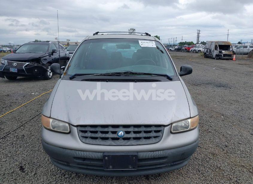 Photo 6 of 1996 Plymouth Voyager SE (VIN 2P4GP4535TR549431)