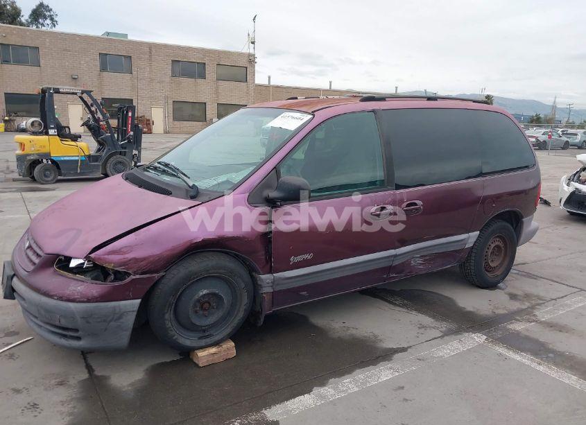 Photo 6 of 1999 Plymouth Voyager SE (VIN 2P4GP45R8XR382654)
