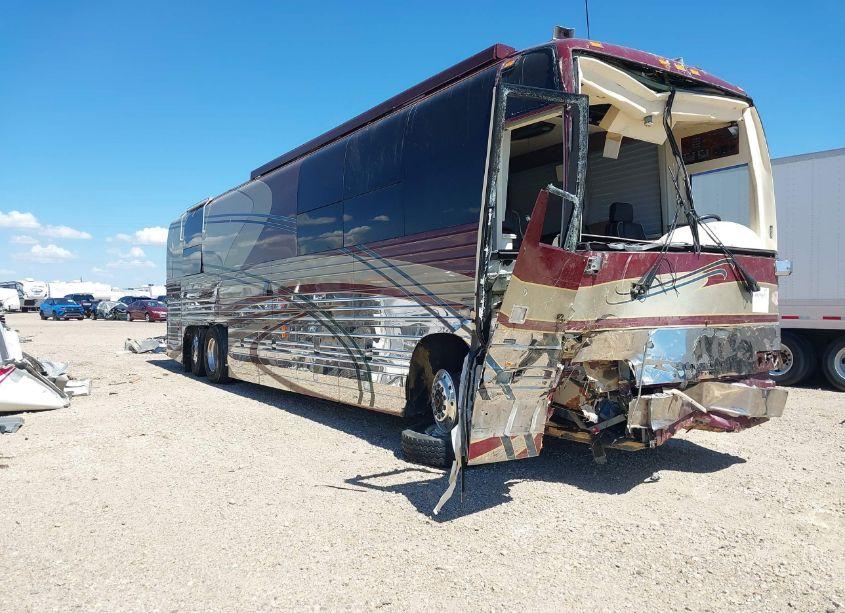 2002 Prevost Bus N/A (VIN 2PCW33406Y1027183) main photo