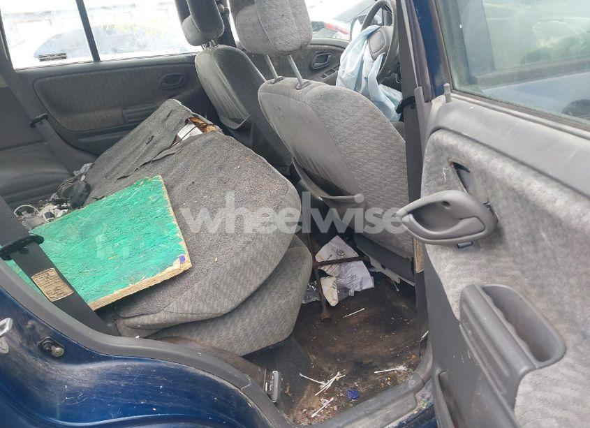 Photo 8 of 2002 Suzuki Vitara JLS (VIN 2S3TE52V526110669)