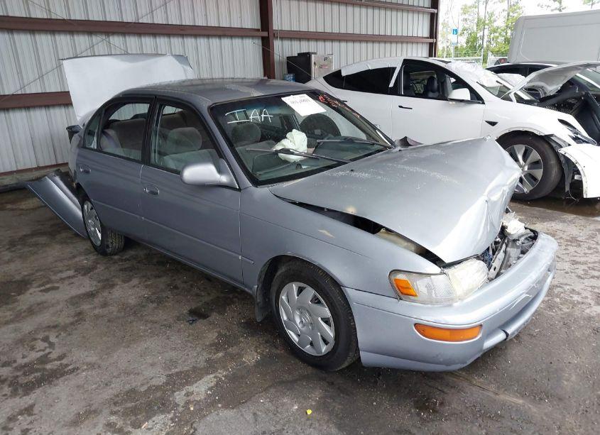 1997 Toyota Corolla DX (VIN 2T1BB02E1VC182509) main photo