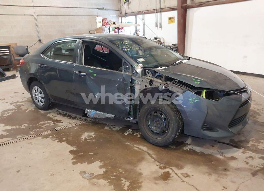 2019 Toyota Corolla LE ECO (VIN 2T1BPRHE7KC198013) main photo