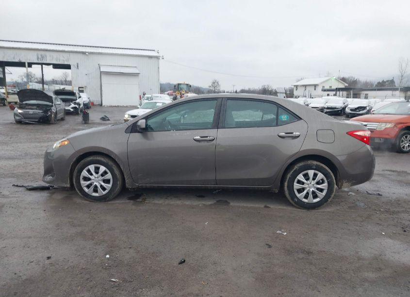 Photo 15 of 2017 Toyota Corolla LE ECO (VIN 2T1BPRHE9HC762950)