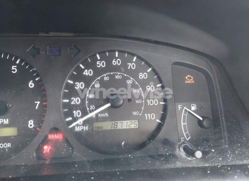 Photo 16 of 2002 Toyota Corolla LE (VIN 2T1BR12E02C543385)