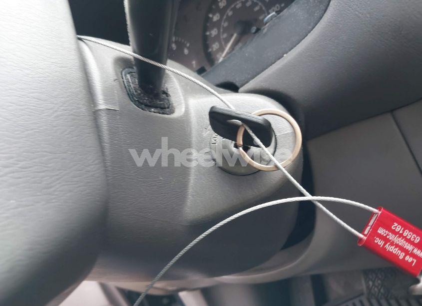 Photo 11 of 2001 Toyota Corolla LE (VIN 2T1BR12E41C423961)