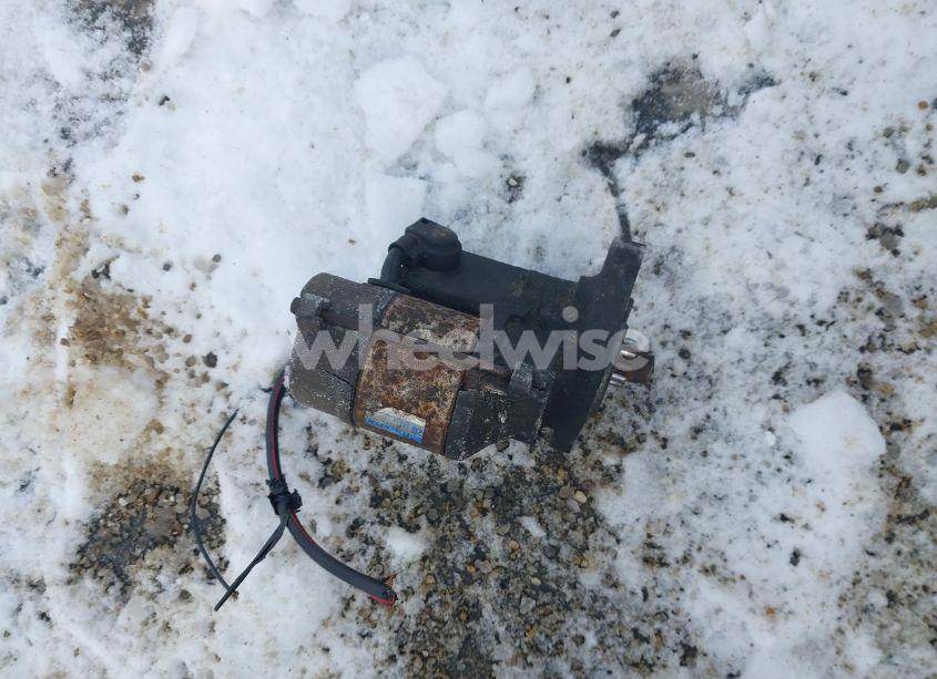 Photo 12 of 2001 Toyota Corolla LE (VIN 2T1BR12E51C507044)