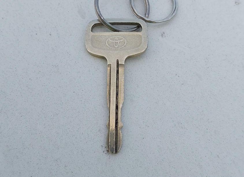 Photo 11 of 2002 Toyota Corolla CE (VIN 2T1BR12E72C547157)