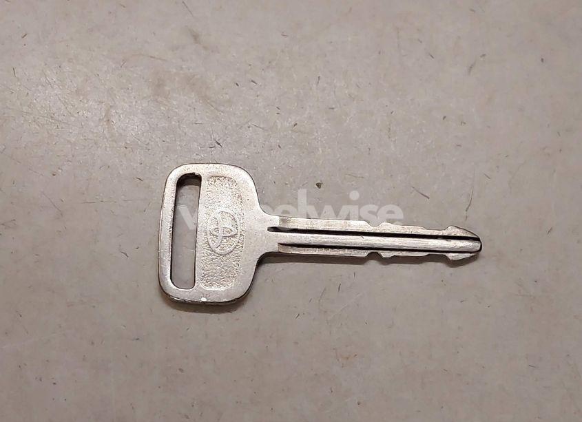 Photo 11 of 2001 Toyota Corolla CE (VIN 2T1BR12E81C408556)