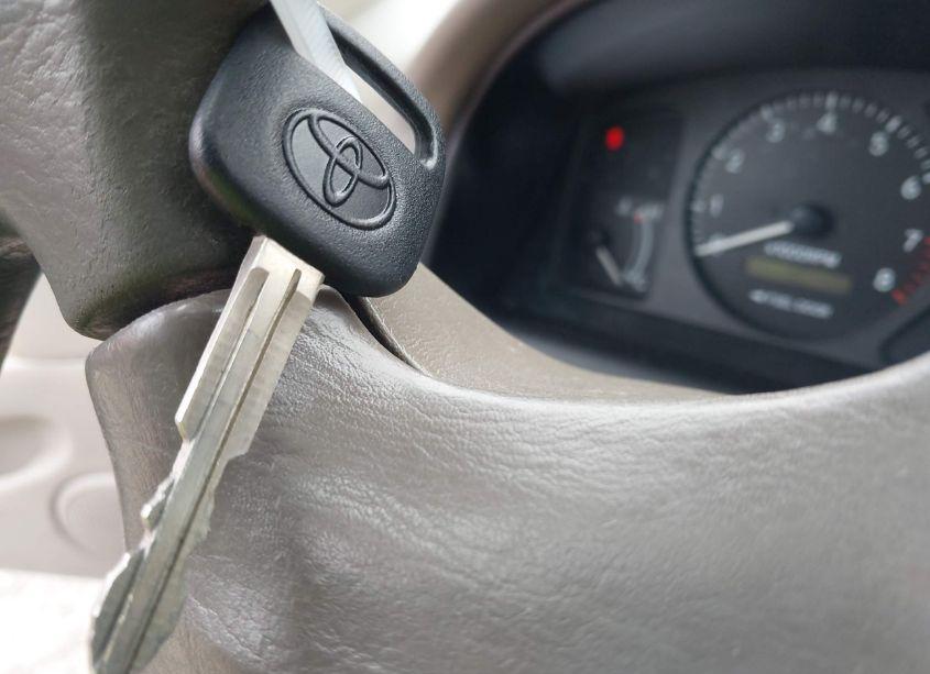 Photo 11 of 2001 Toyota Corolla LE (VIN 2T1BR12E91C448158)