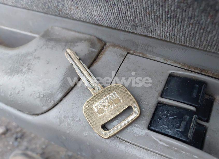 Photo 11 of 1999 Toyota Corolla CE (VIN 2T1BR12E9XC258529)