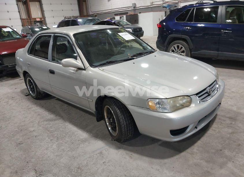 2002 Toyota Corolla LE (VIN 2T1BR12EX2C582131) main photo