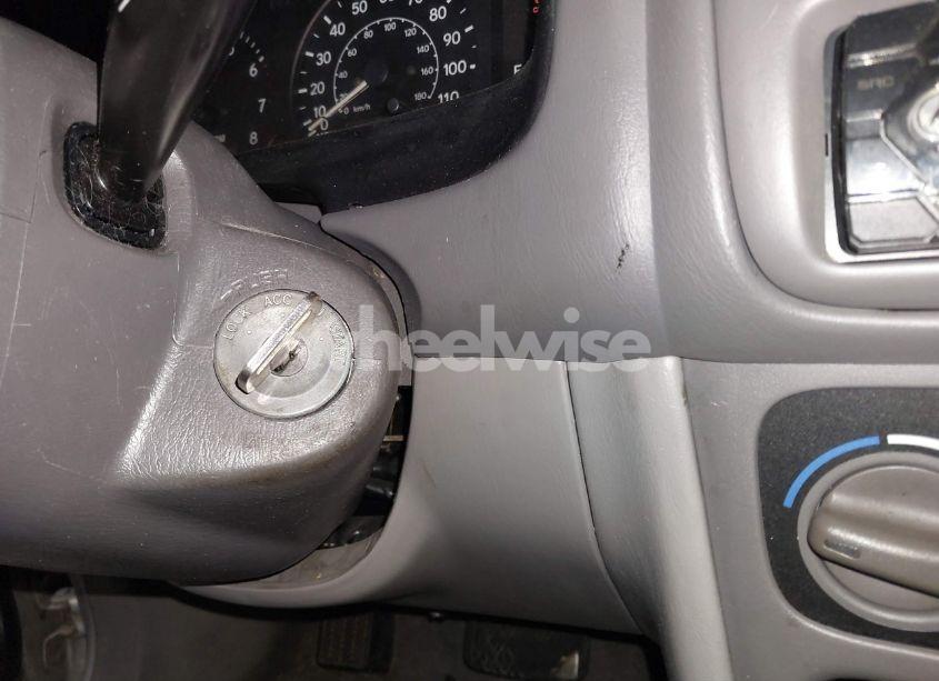 Photo 11 of 2002 Toyota Corolla LE (VIN 2T1BR12EX2C582131)