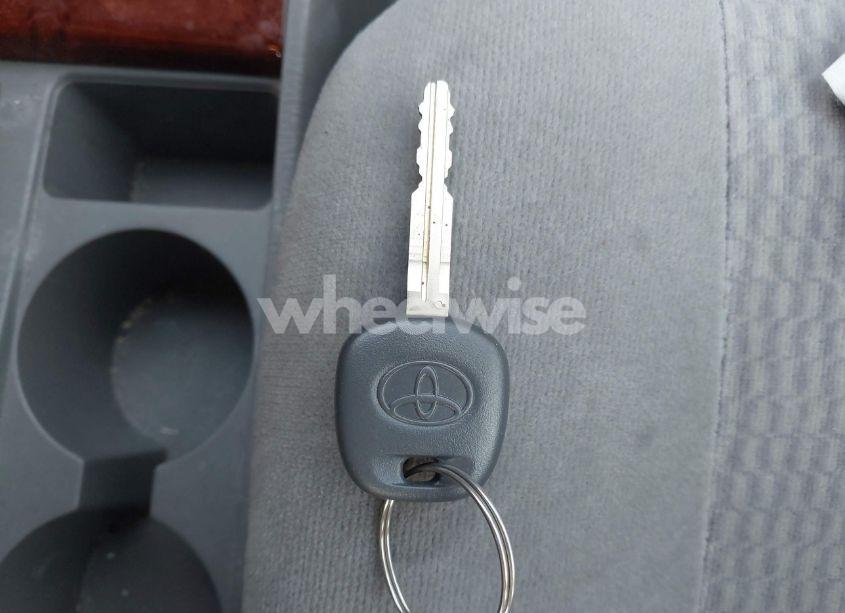 Photo 11 of 2005 Toyota Corolla LE (VIN 2T1BR30E05C445055)