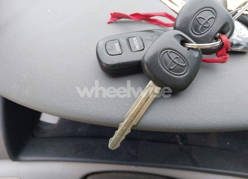 Photo 11 of 2005 Toyota Corolla LE (VIN 2T1BR30E45C478320)