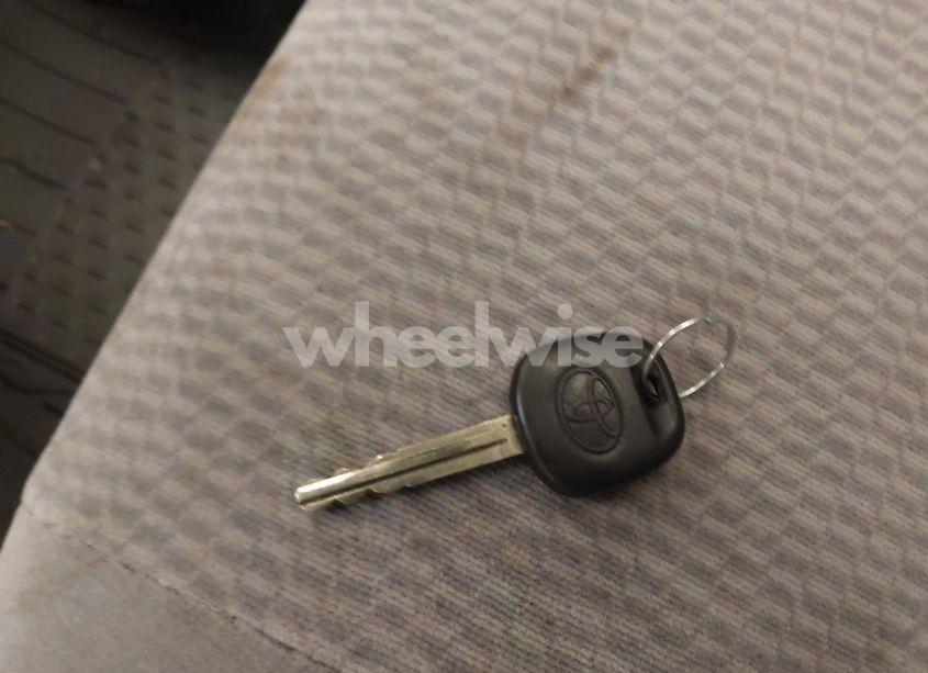 Photo 11 of 2005 Toyota Corolla LE (VIN 2T1BR30E55C329821)