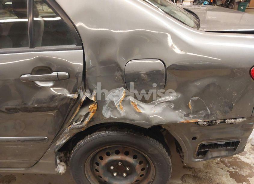 Photo 12 of 2005 Toyota Corolla LE (VIN 2T1BR30E55C329821)