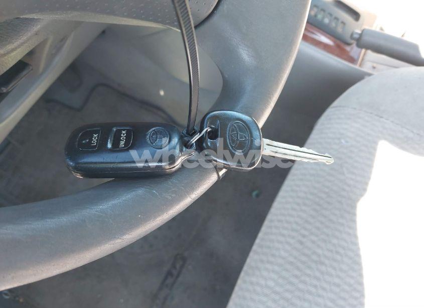 Photo 11 of 2005 Toyota Corolla LE (VIN 2T1BR30E65C378798)