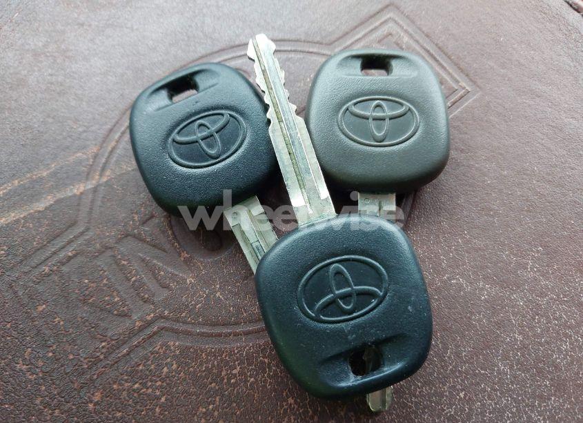 Photo 11 of 2005 Toyota Corolla LE (VIN 2T1BR30E65C397979)