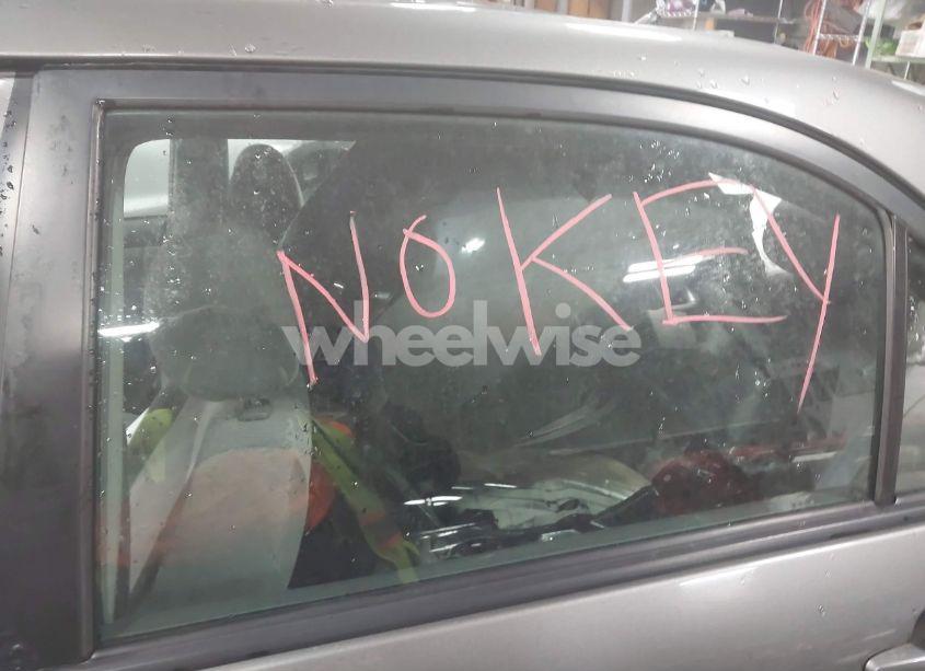 Photo 12 of 2005 Toyota Corolla LE (VIN 2T1BR30E65C397979)