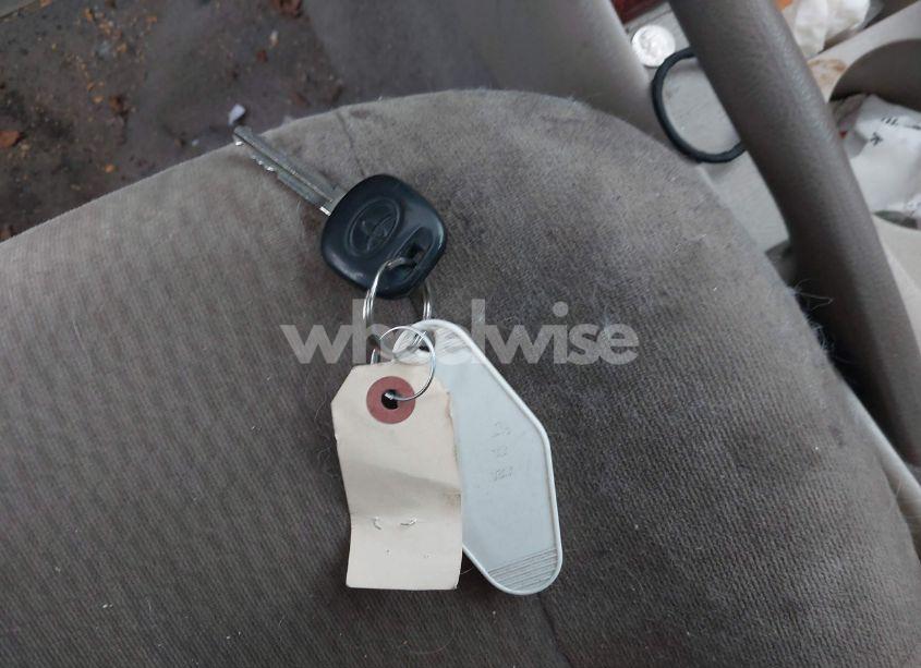 Photo 11 of 2005 Toyota Corolla LE (VIN 2T1BR30E65C556998)