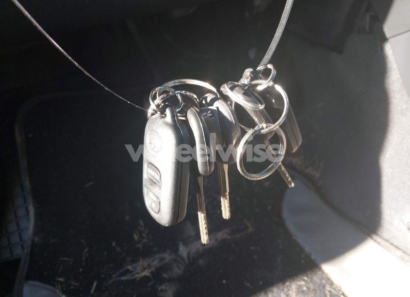 Photo 11 of 2006 Toyota Corolla S (VIN 2T1BR30E66C612360)