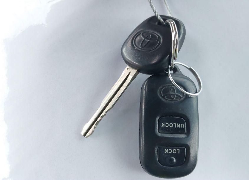 Photo 11 of 2005 Toyota Corolla LE (VIN 2T1BR30E75C436658)