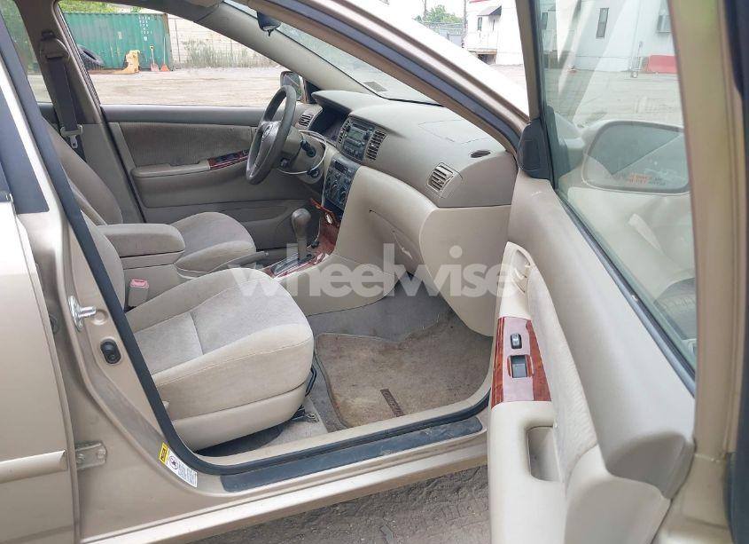 Photo 5 of 2005 Toyota Corolla LE (VIN 2T1BR30E85C359329)