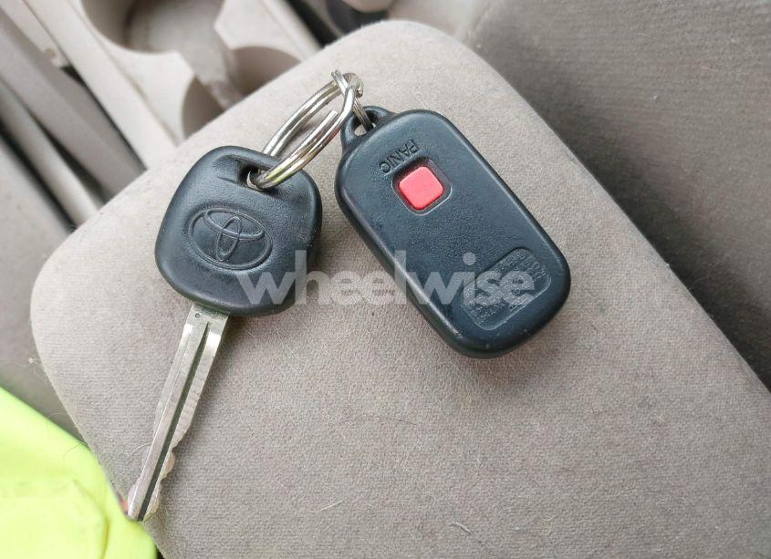 Photo 11 of 2005 Toyota Corolla LE (VIN 2T1BR30EX5C426707)