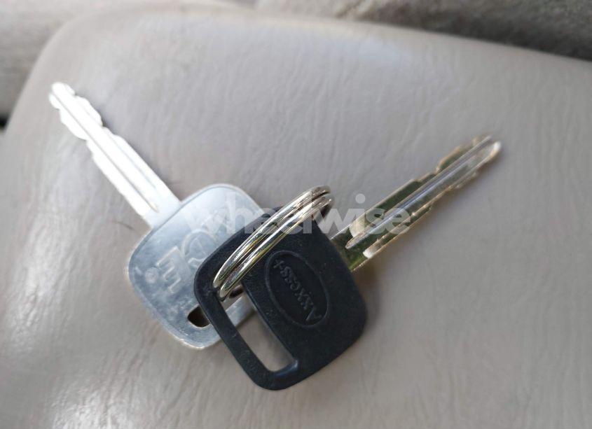 Photo 11 of 2004 Toyota Corolla LE (VIN 2T1BR32E04C196803)