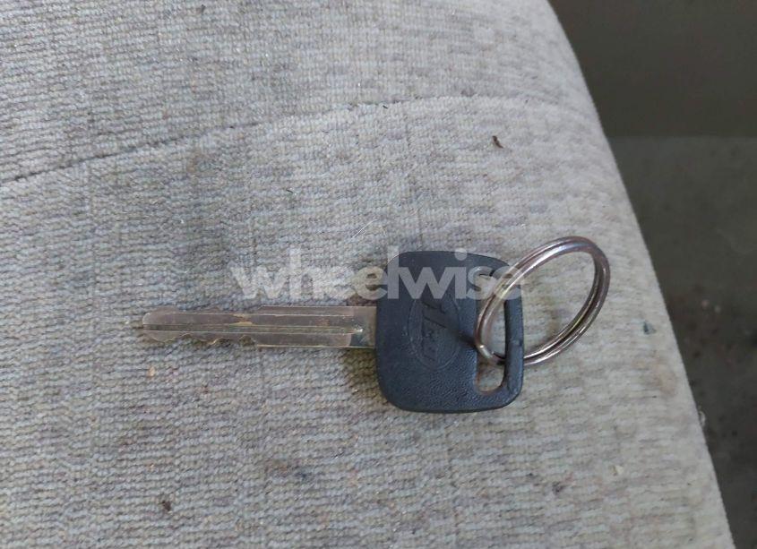 Photo 11 of 2004 Toyota Corolla LE (VIN 2T1BR32E04C202731)