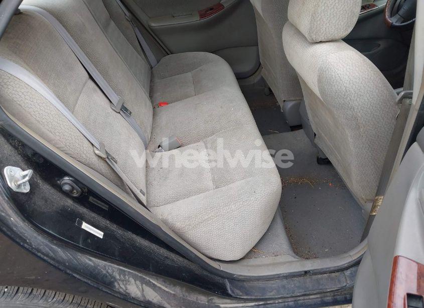 Photo 8 of 2004 Toyota Corolla LE (VIN 2T1BR32E04C219402)