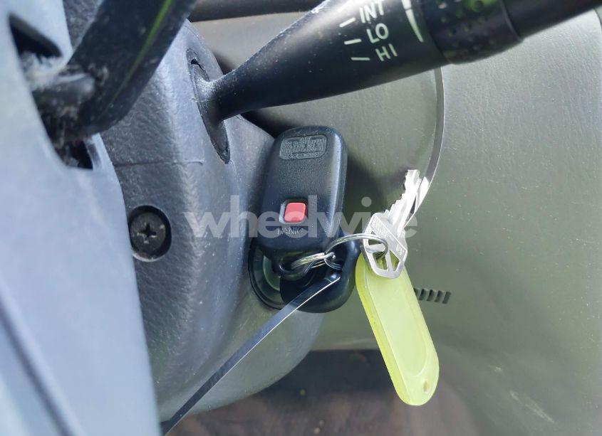 Photo 11 of 2005 Toyota Corolla LE (VIN 2T1BR32E05C359452)