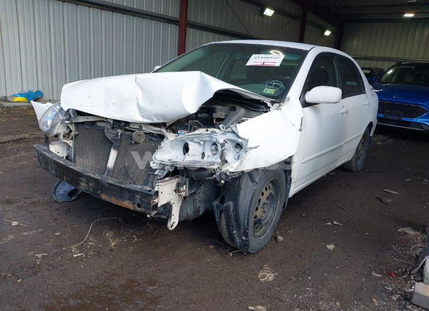 Photo 2 of 2005 Toyota Corolla LE (VIN 2T1BR32E05C359452)