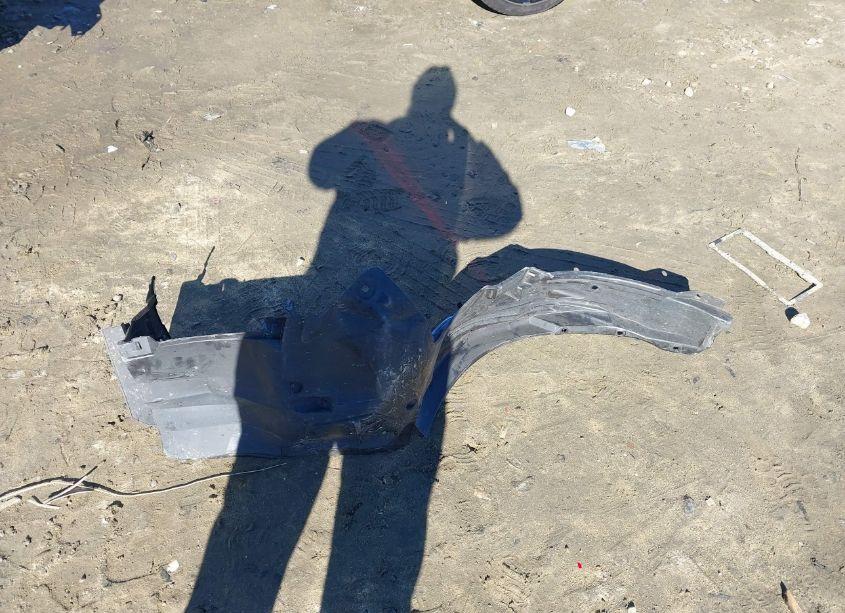 Photo 12 of 2005 Toyota Corolla LE (VIN 2T1BR32E05C405071)