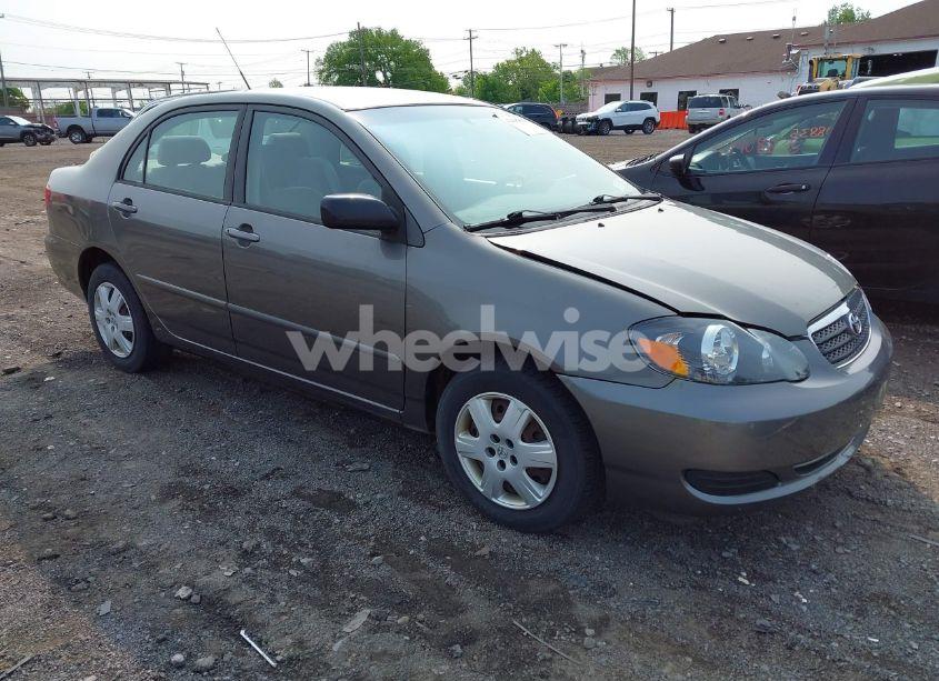 2005 Toyota Corolla LE (VIN 2T1BR32E05C416300) main photo