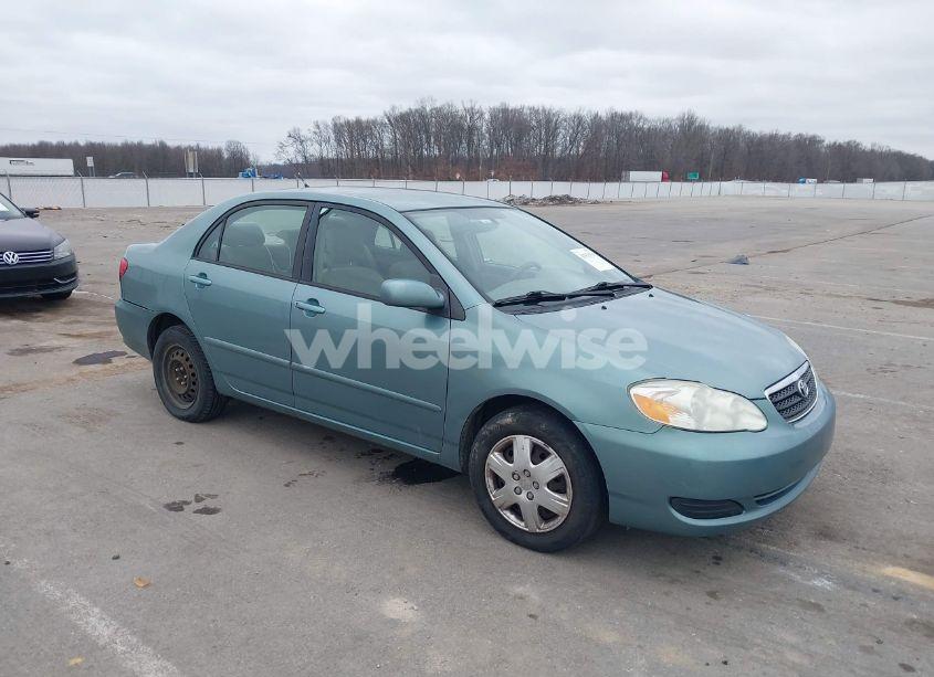 2005 Toyota Corolla LE (VIN 2T1BR32E05C506210) main photo