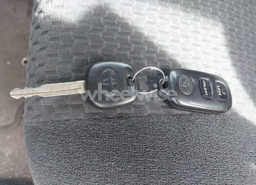 Photo 11 of 2006 Toyota Corolla S (VIN 2T1BR32E06C634402)