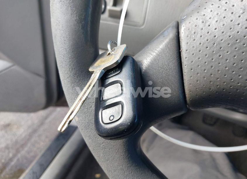 Photo 11 of 2003 Toyota Corolla LE (VIN 2T1BR32E13C088415)