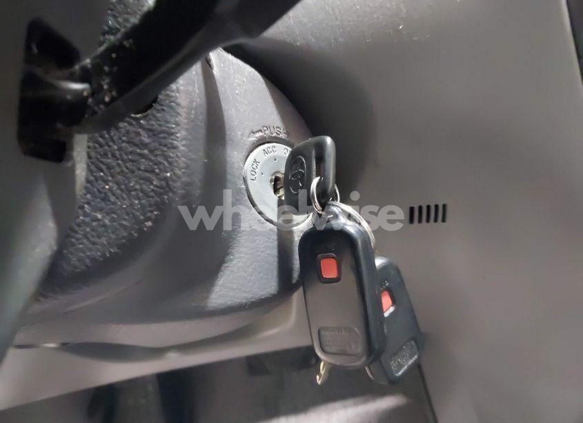 Photo 11 of 2004 Toyota Corolla LE (VIN 2T1BR32E14C262565)