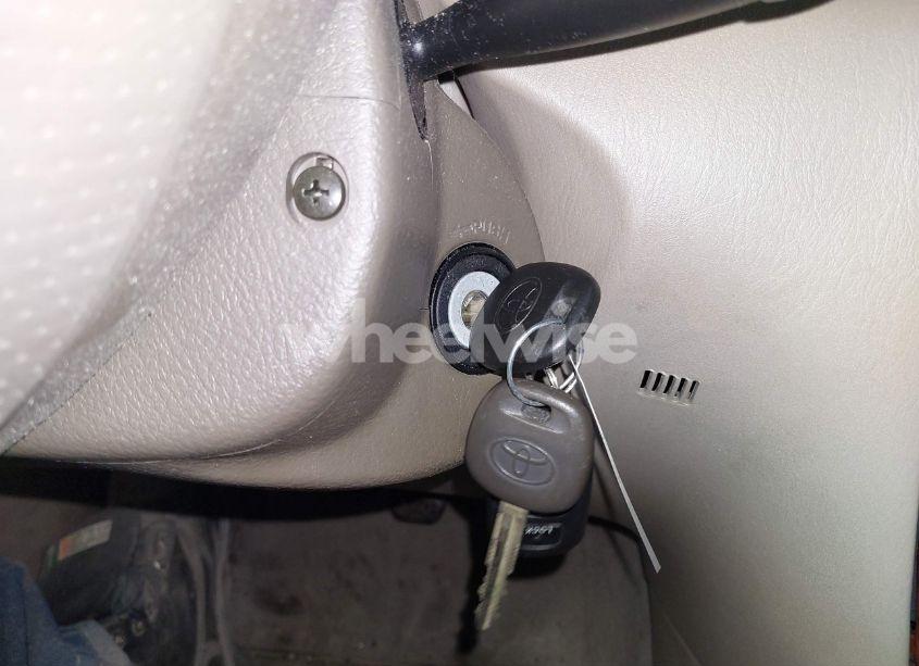 Photo 11 of 2005 Toyota Corolla LE (VIN 2T1BR32E15C389785)