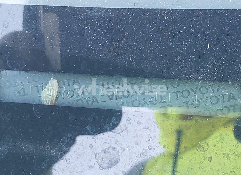 Photo 9 of 2005 Toyota Corolla CE (VIN 2T1BR32E15C445451)