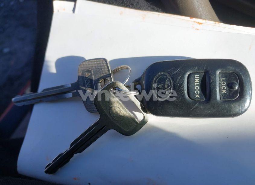 Photo 11 of 2003 Toyota Corolla LE (VIN 2T1BR32E23C071445)