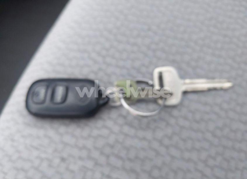 Photo 11 of 2004 Toyota Corolla LE (VIN 2T1BR32E24C315953)