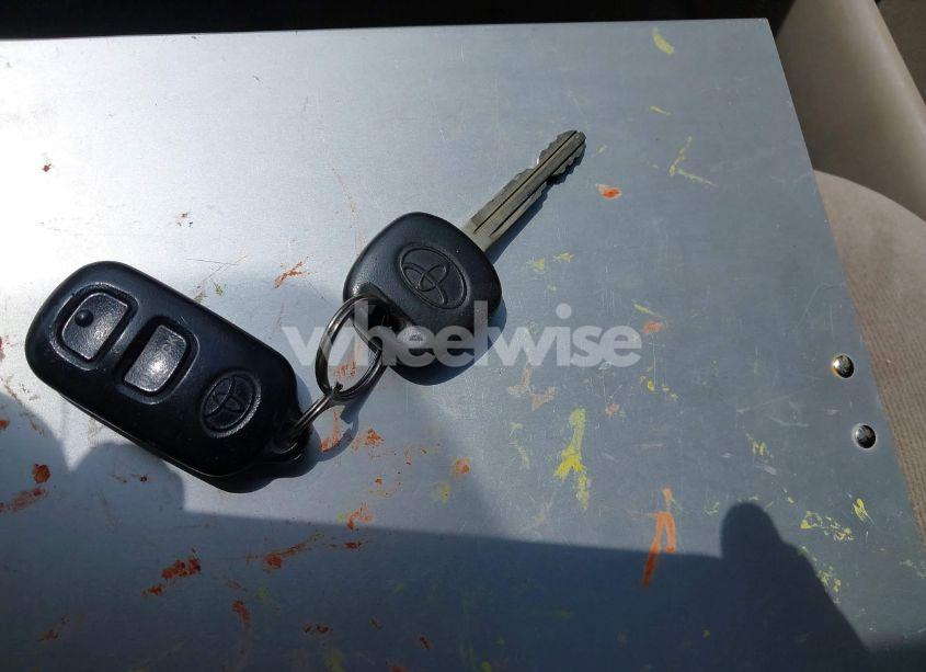 Photo 11 of 2005 Toyota Corolla CE/LE/S (VIN 2T1BR32E25C329918)