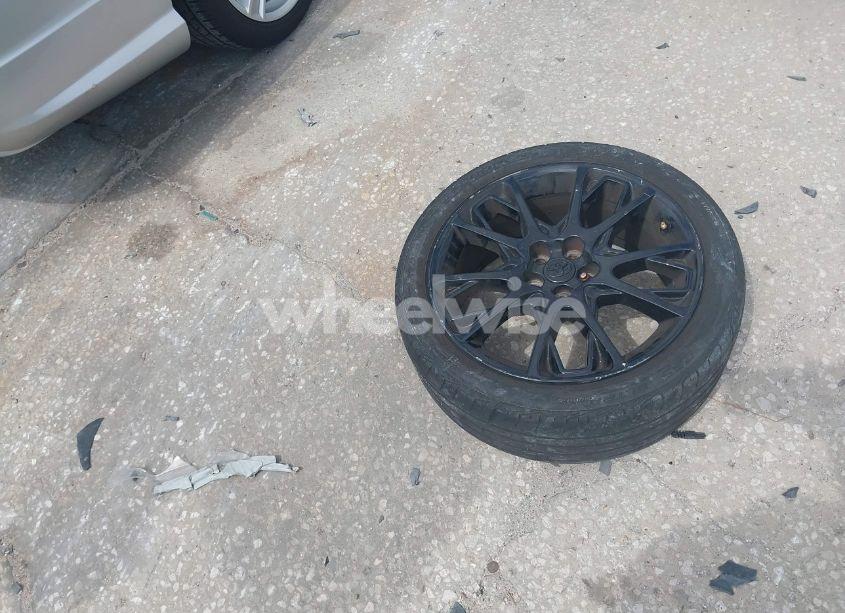 Photo 12 of 2005 Toyota Corolla CE (VIN 2T1BR32E25C347948)