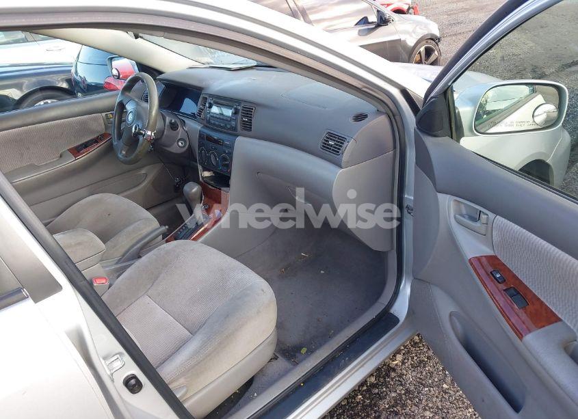 Photo 5 of 2005 Toyota Corolla LE (VIN 2T1BR32E25C381355)